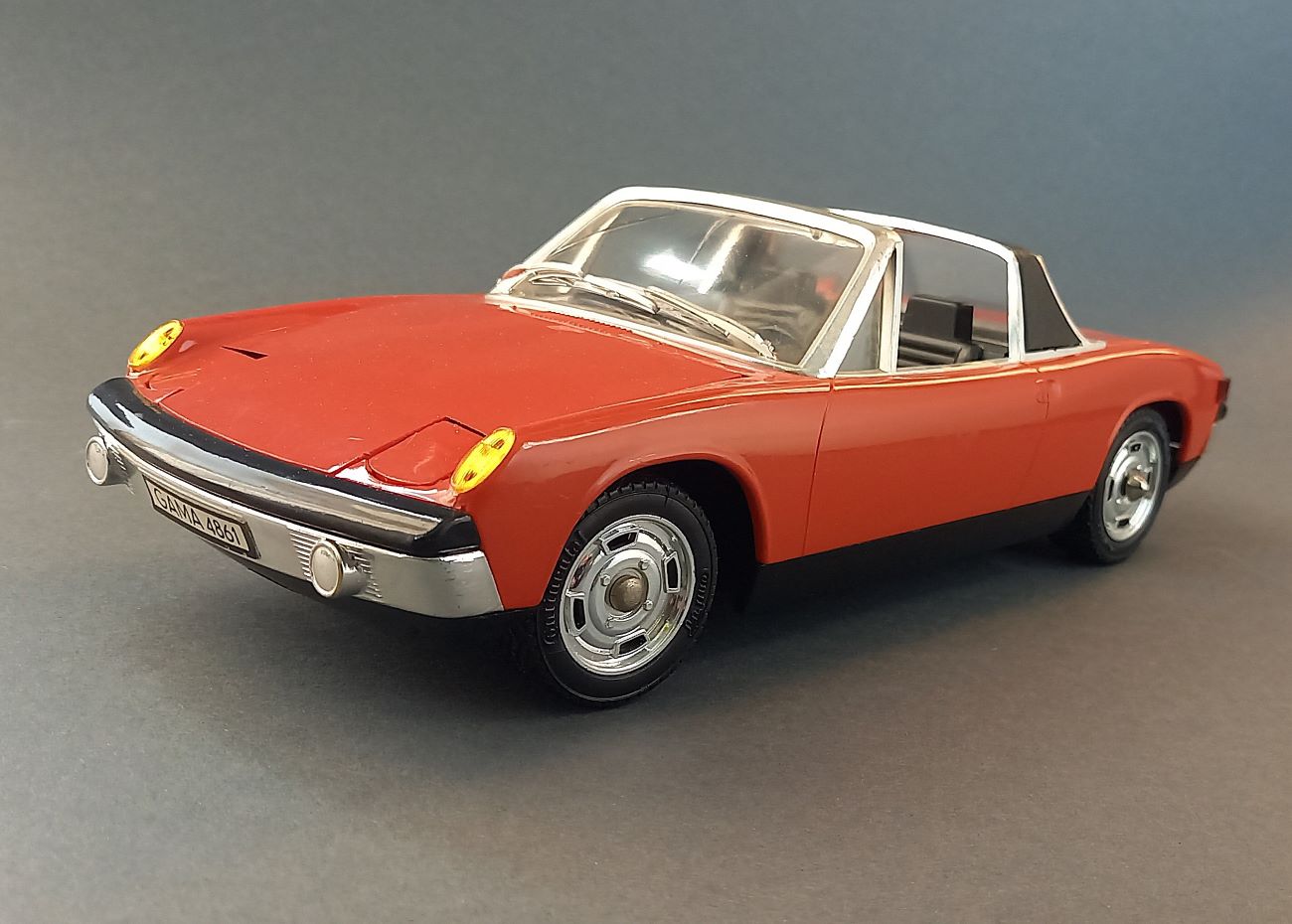 Spielzeugauto "VW Porsche 914"